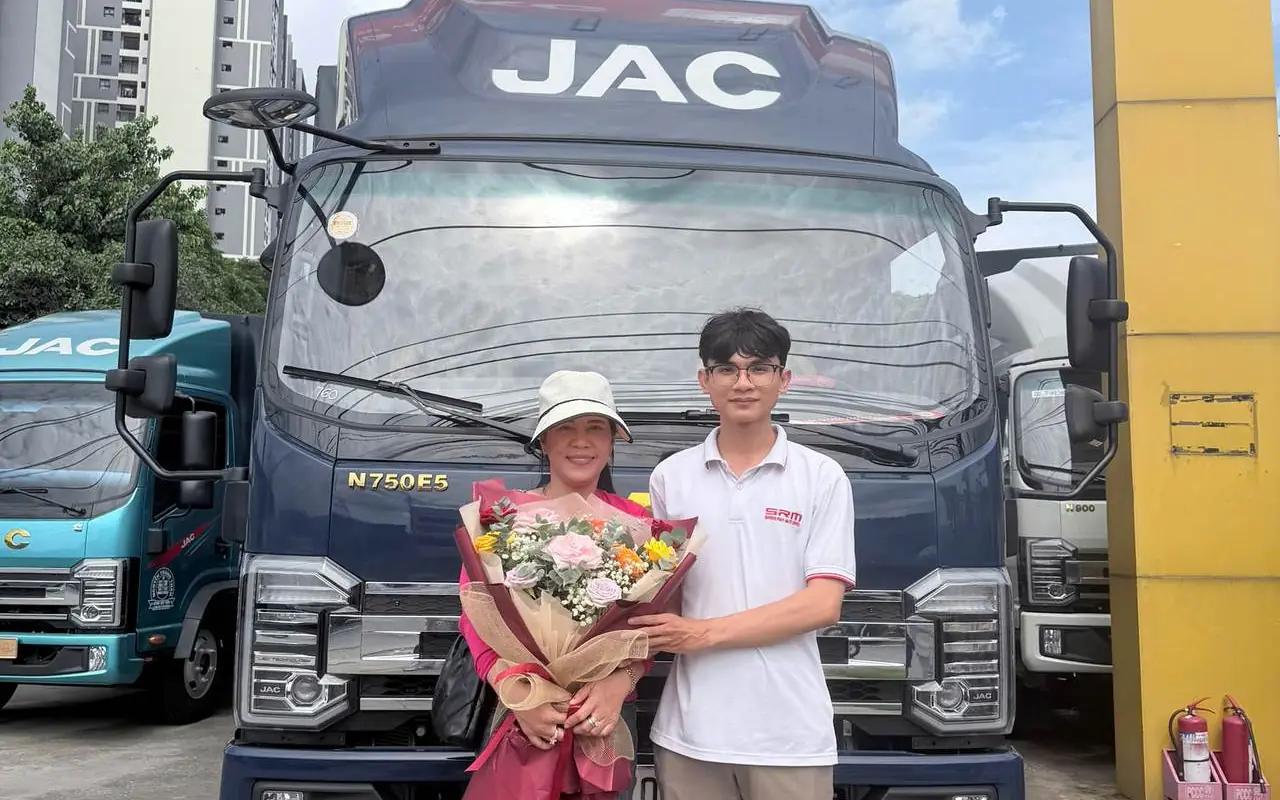 Xe tải JAC tại showroom JAC CKC - ảnh 3