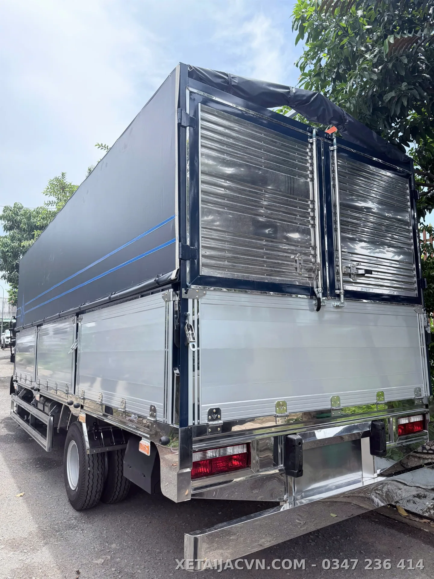 Thùng inox bửng nhôm cao cấp