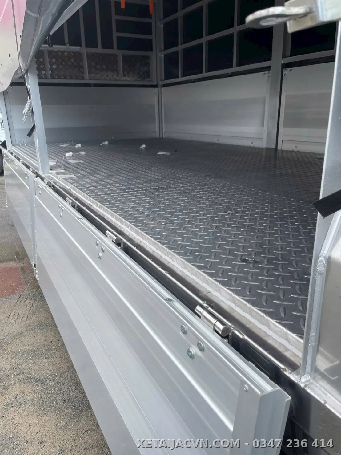 Thùng inox bửng nhôm