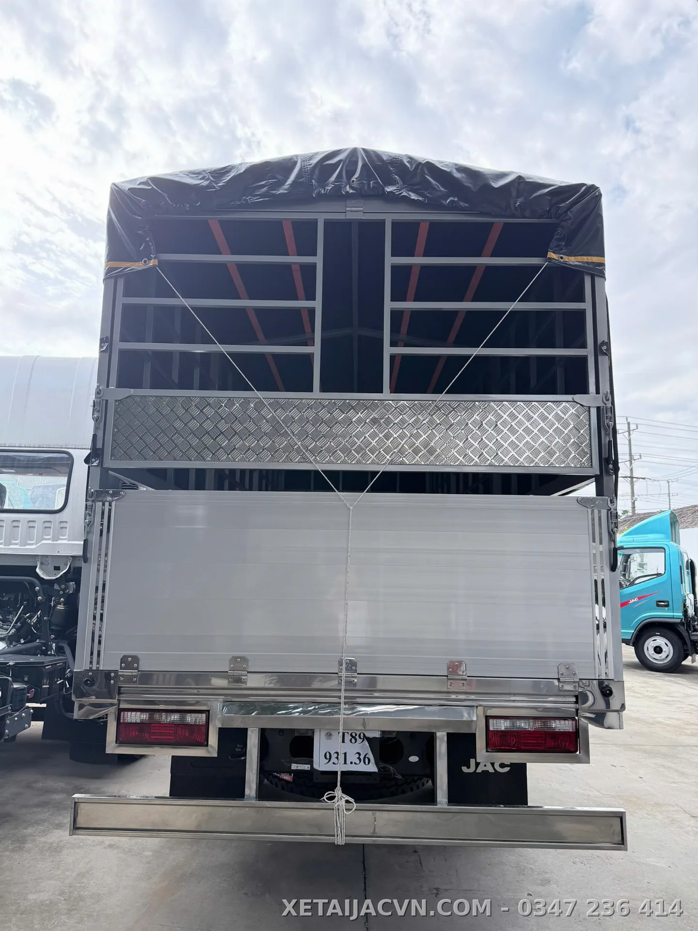 thùng inox bửng nhôm tiêu chuẩn