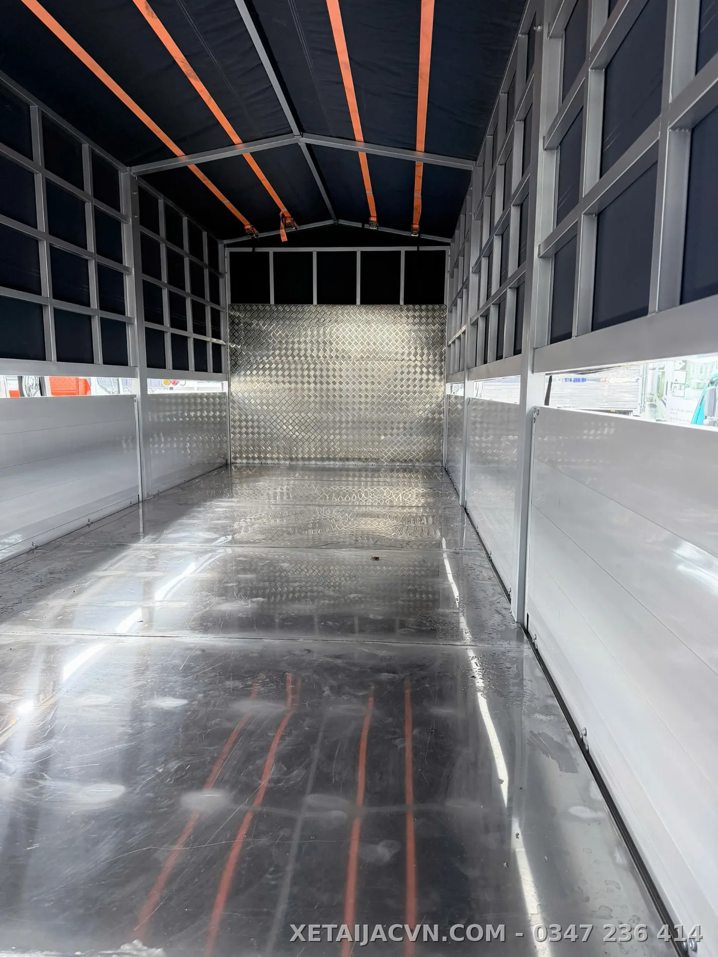 thùng inox bửng nhôm tiêu chuẩn