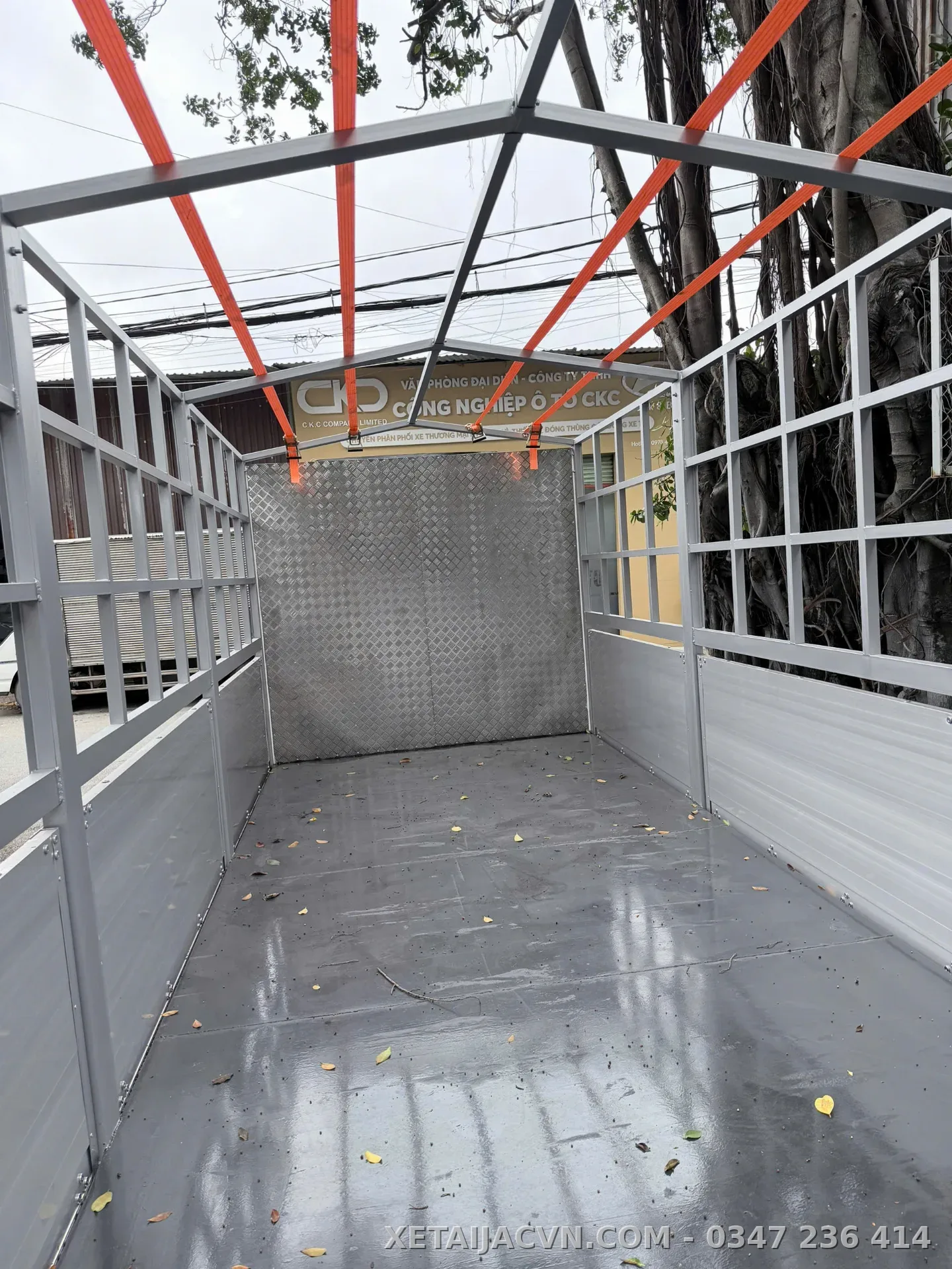 Thùng inox bửng nhôm tiêu chuẩn