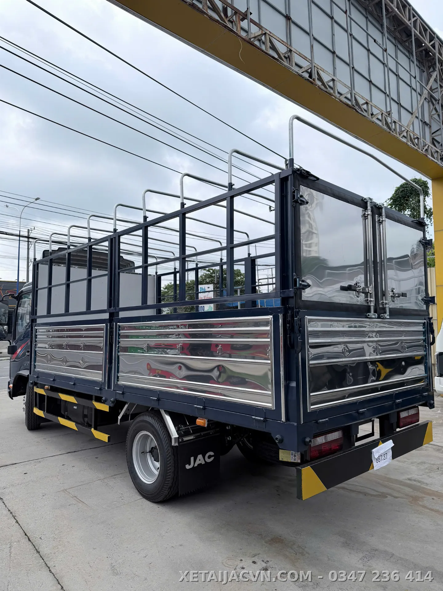 Thùng mui bạt tiêu chuẩn