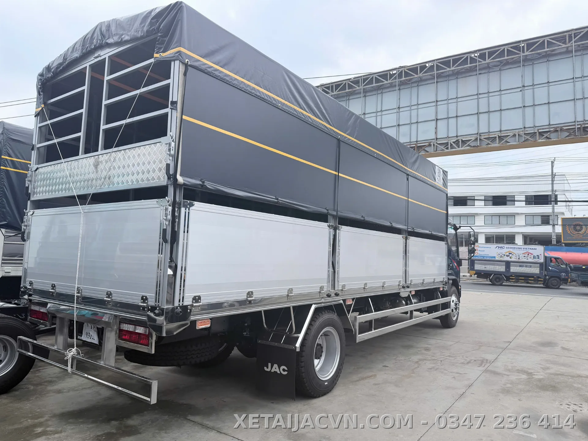 thùng inox bửng nhôm tiêu chuẩn
