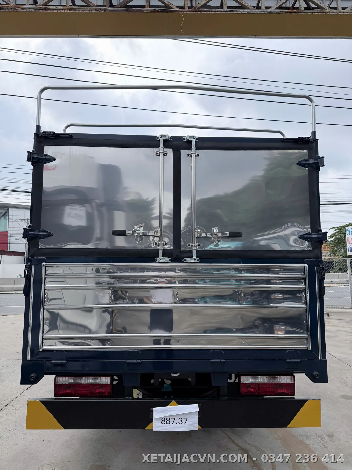 Thùng mui bạt tiêu chuẩn