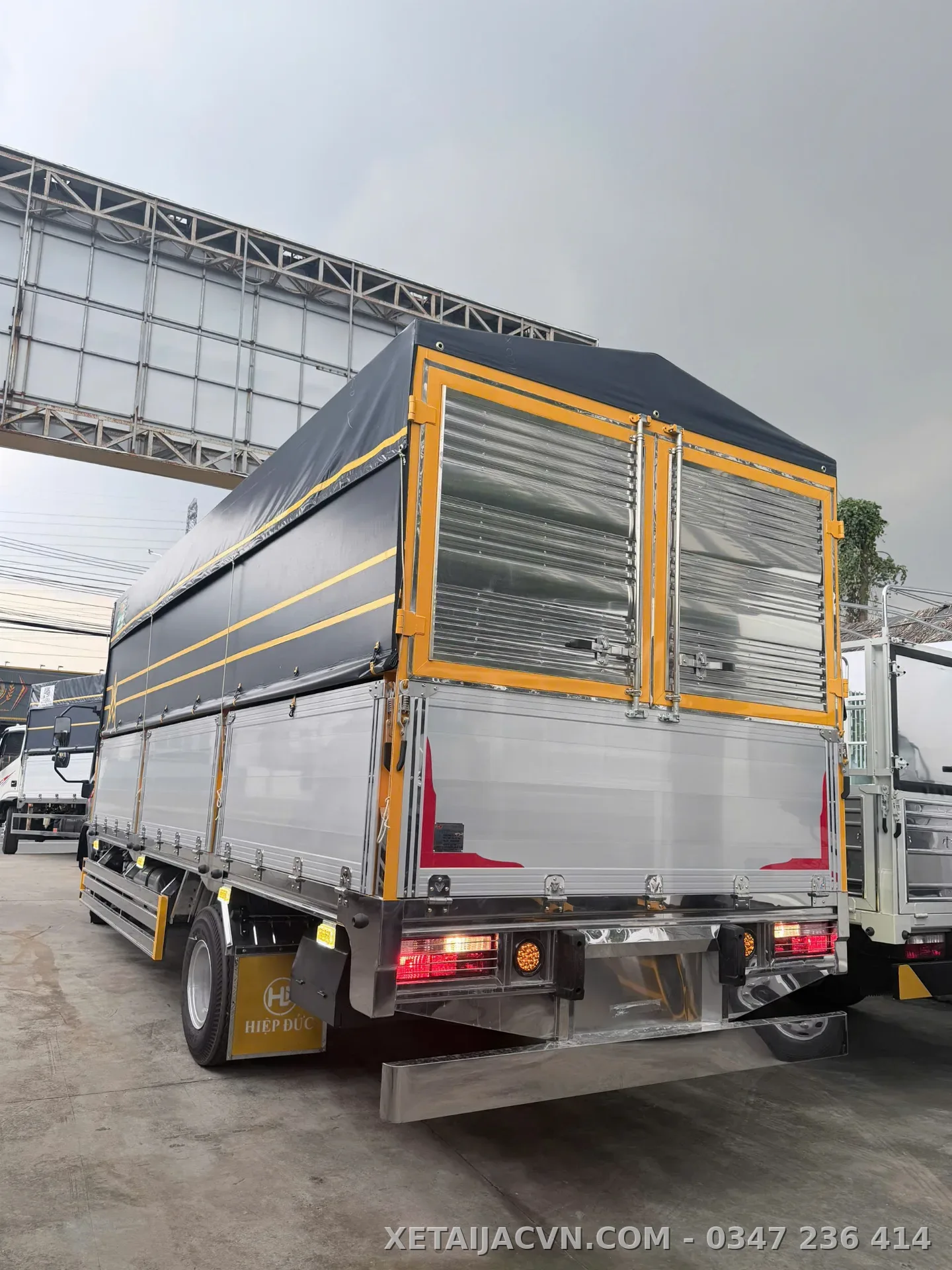 Thùng inox bửng nhôm cao cấp
