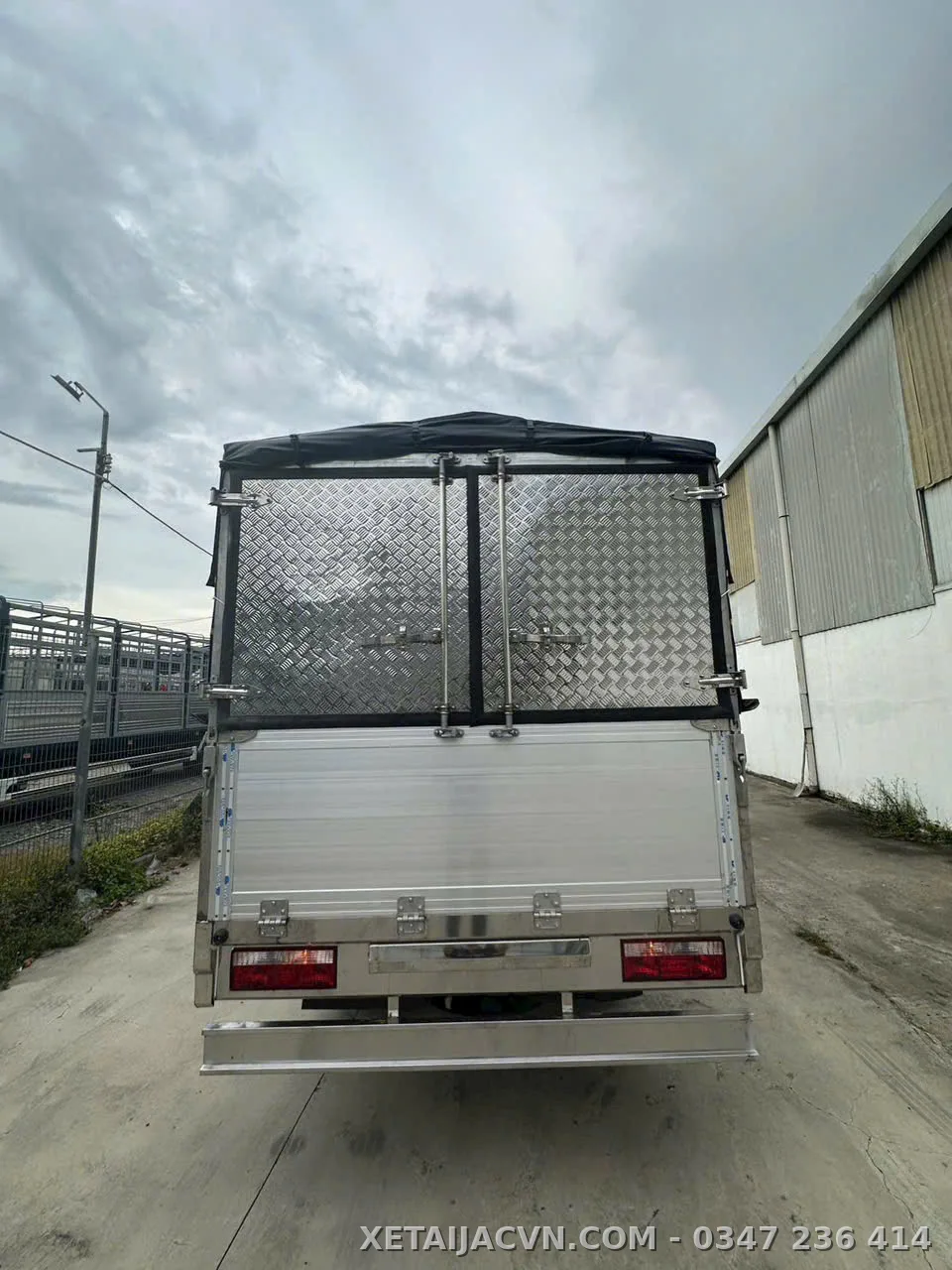 Thùng inox bửng nhôm