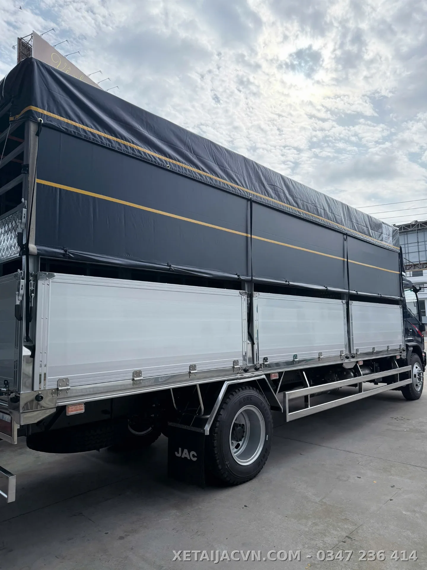 thùng inox bửng nhôm tiêu chuẩn