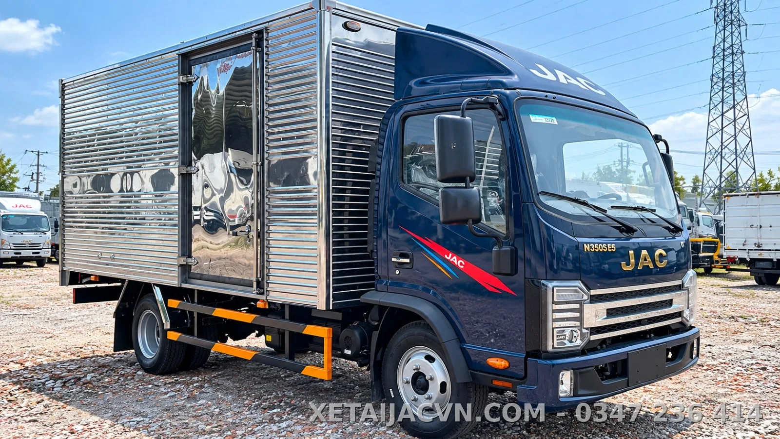 JAC N350S Pro thùng kín 3,49 tấn, thùng dài 4,4 m